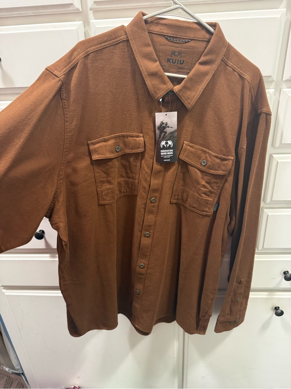 KUIU Men's Rustic Brown Button-Front Utility Shirt